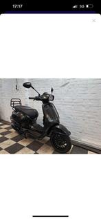 Vespa Sprint 45 km/u 4-takt (2018) Rijdt goed VASTE PRIJS, Fietsen en Brommers, Scooters | Vespa, Ophalen, Gebruikt, Overige modellen