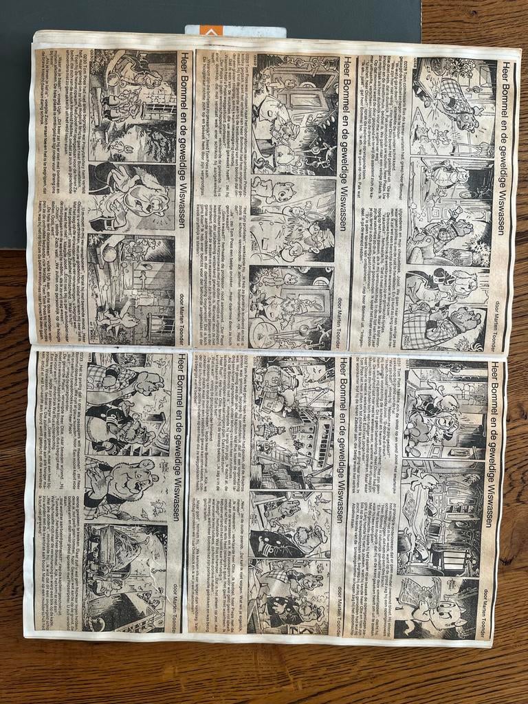 Diverse boeken met krantenknipsels  Heer Bommel Tom Poe, Ophalen of Verzenden, Gelezen, Krant