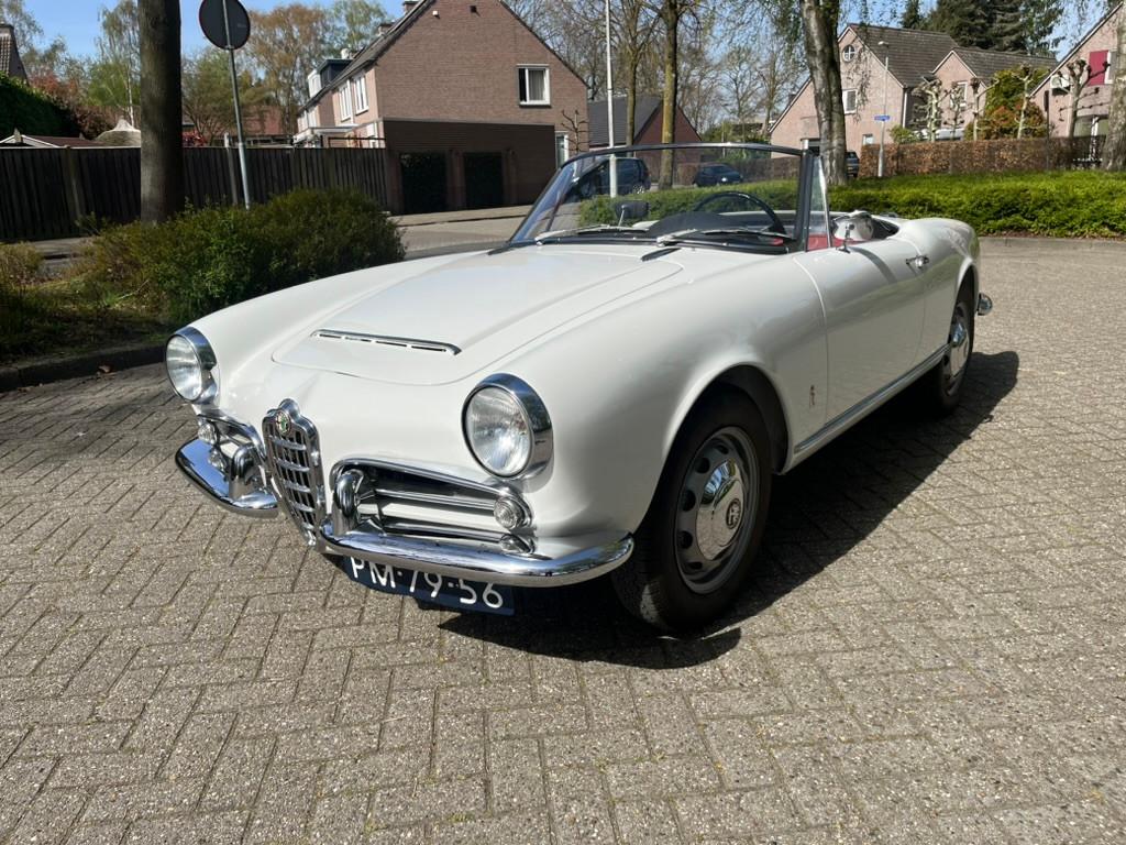 1962  Alfa Giulia Spider   nieuwe auto, Auto's, Oldtimers, Achterwielaandrijving, Cabriolet, 1600 cc, Wit