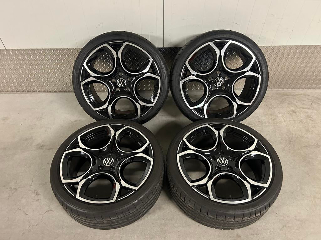 VW Volkswagen Golf 8 VIII GTI 19 inch Queenstown OEM zomer, Auto-onderdelen, Banden en Velgen, Gebruikt, Banden en Velgen, 235 mm