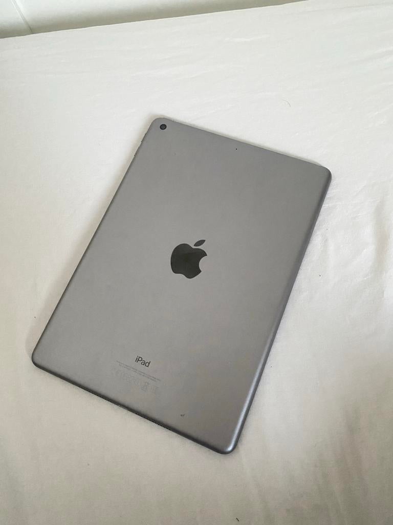 Apple iPad 5e generatie - Zo goed als nieuw, 32 GB, Apple iPad, Zo goed als nieuw, Grijs