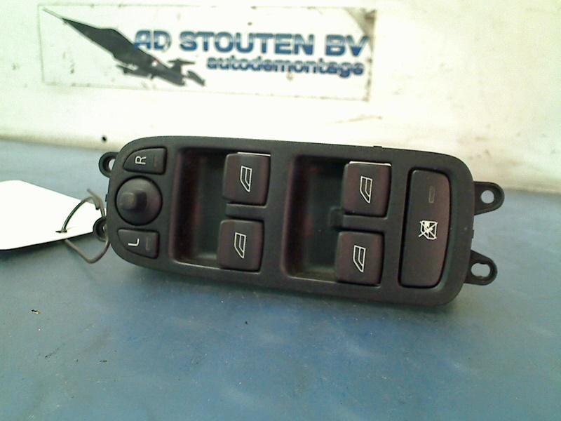 Raamschakelaar Links Voor Volvo V50 (MW) 2006 30710787, Gebruikt, Siegburger Straße 229, Köln 50679, , Duitsland, Info@volvocars.com
