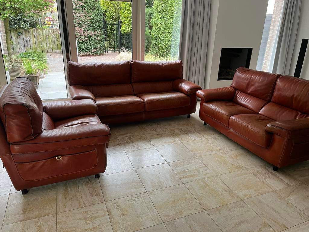 Complete set: 1-, 2- en 3-zits leren bankstellen (rood), Huis en Inrichting, Banken | Bankstellen, Ophalen, Gebruikt, Overige maten