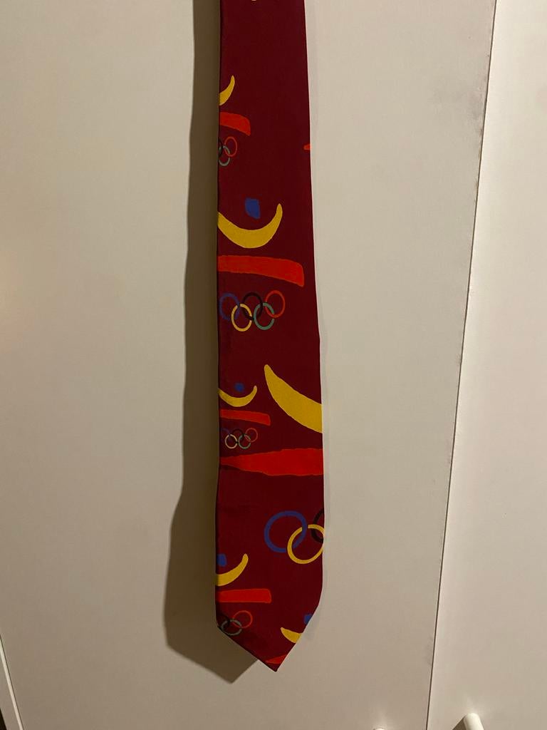 Vintage Stropdas Olympische Spelen 1992 Barcelona Handgemaak, Kleding | Heren, Ophalen of Verzenden, Zo goed als nieuw, Rood, Met patroon