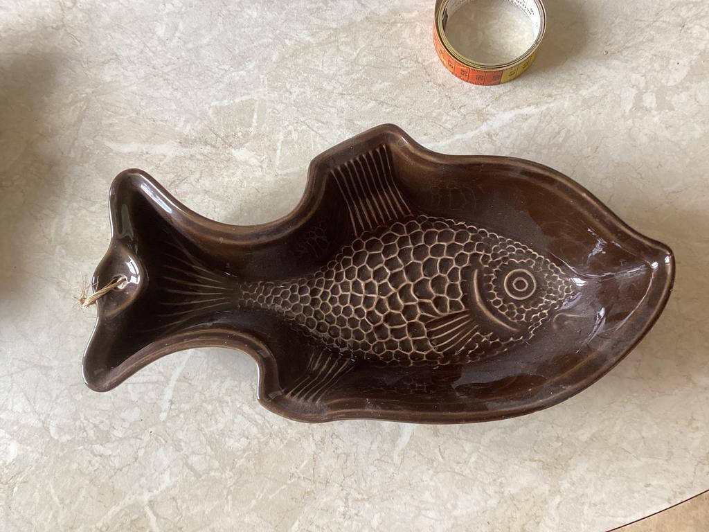 Vis puddingvorm keramiek // hoog 6 x30x15 cm, Antiek en Kunst, Antiek | Keukenbenodigdheden, Ophalen of Verzenden