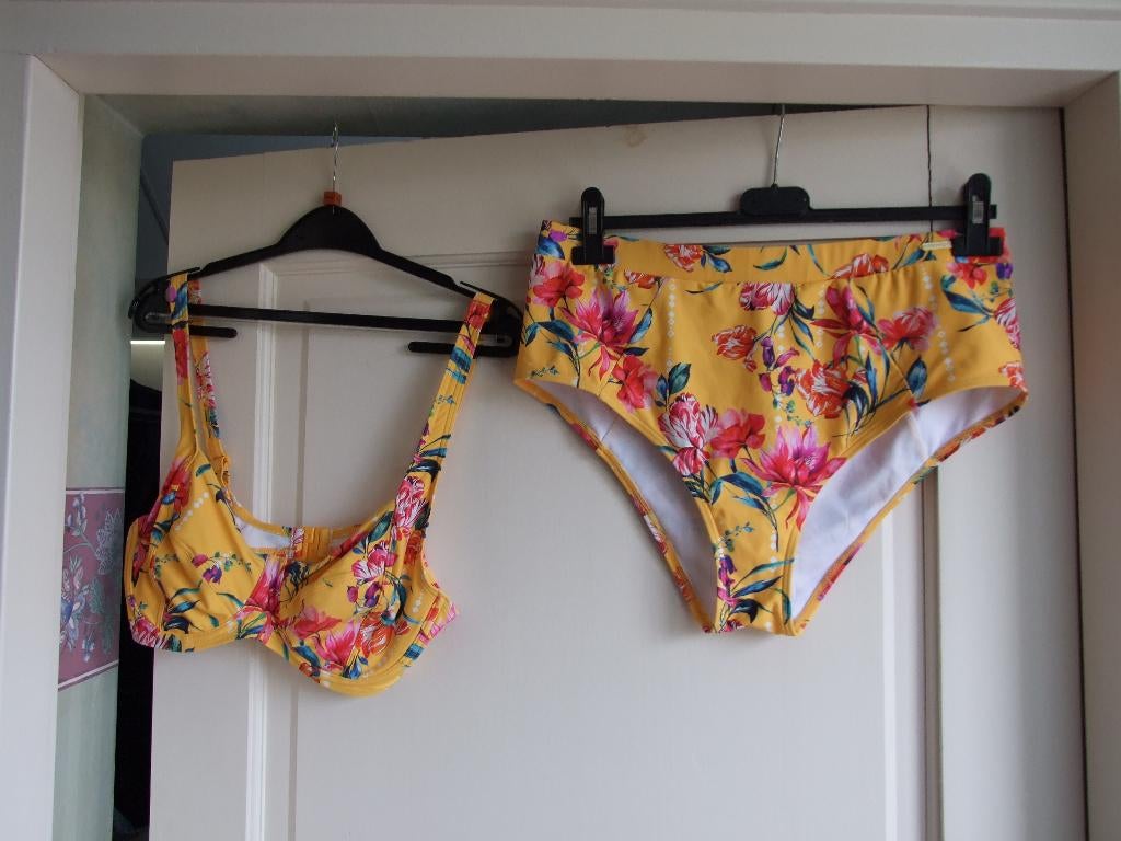 Sunseeker nieuwe bikini maat 42/40C/D, Kleding | Dames, Badmode en Zwemkleding, Overige kleuren, Nieuw, Ophalen of Verzenden, SunSeeker