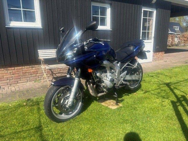 Yamaha FZ6 Fazer 2004, Motoren, Motoren | Yamaha, Particulier, Toermotor, meer dan 35 kW, 4 cilinders, Motorrijbewijs A, Handgeschakeld
