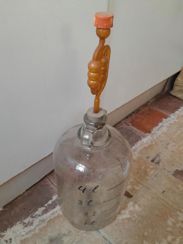 Glazen gisting flessen met waterslot - 4,5 liter, Hobby en Vrije tijd, Overige Hobby en Vrije tijd, Ophalen of Verzenden