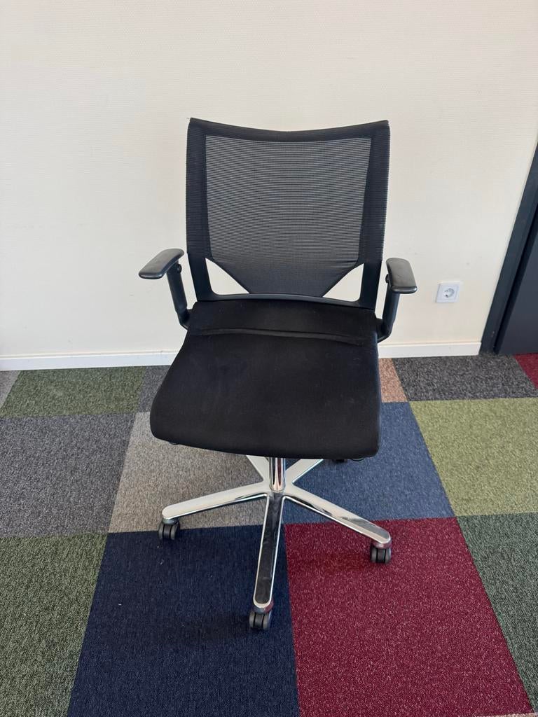 Wilkhahn Bureaustoel met Ergonomische Mesh Rugleuning, Ophalen, Gebruikt, Zwart, Bureaustoel