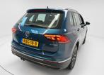 Volkswagen Tiguan E-HYBRID 245PK DSG LIFE TREKHAAK/NAVI/STUU, 12 maanden, Euro 6, Blauw, Alcantara