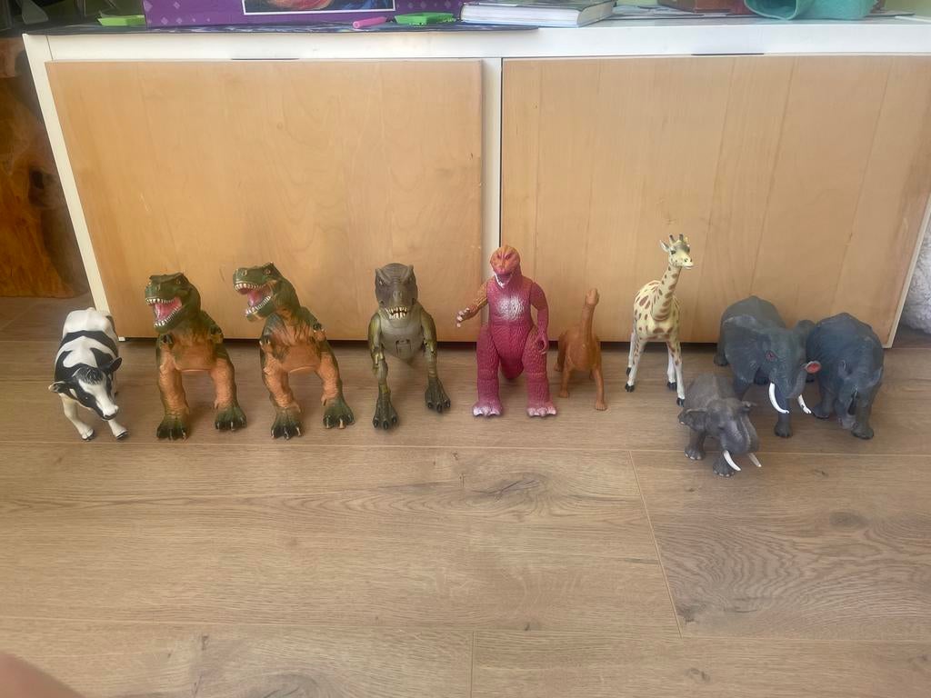 Dierenfiguren: Dinosauriërs, Olifanten, Giraffe, Koe, Ophalen, Gebruikt, Jongen of Meisje