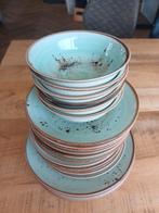 Serviesset 6-persoons - Turquoise met spikkels, Keramiek, Ophalen of Verzenden, Zo goed als nieuw, Overige stijlen