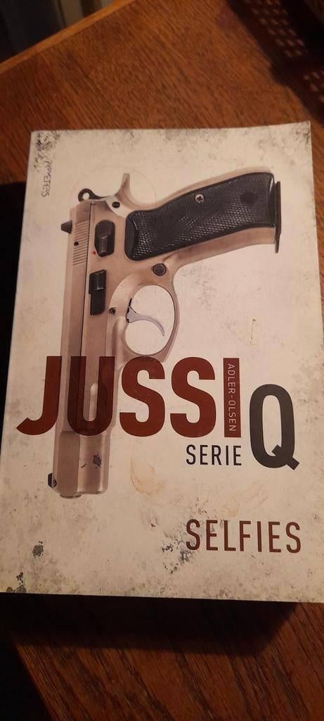 Jussi Adler Olsen - Selfies, Ophalen of Verzenden, Zo goed als nieuw, Jussi Adler-Olsen, Scandinavië