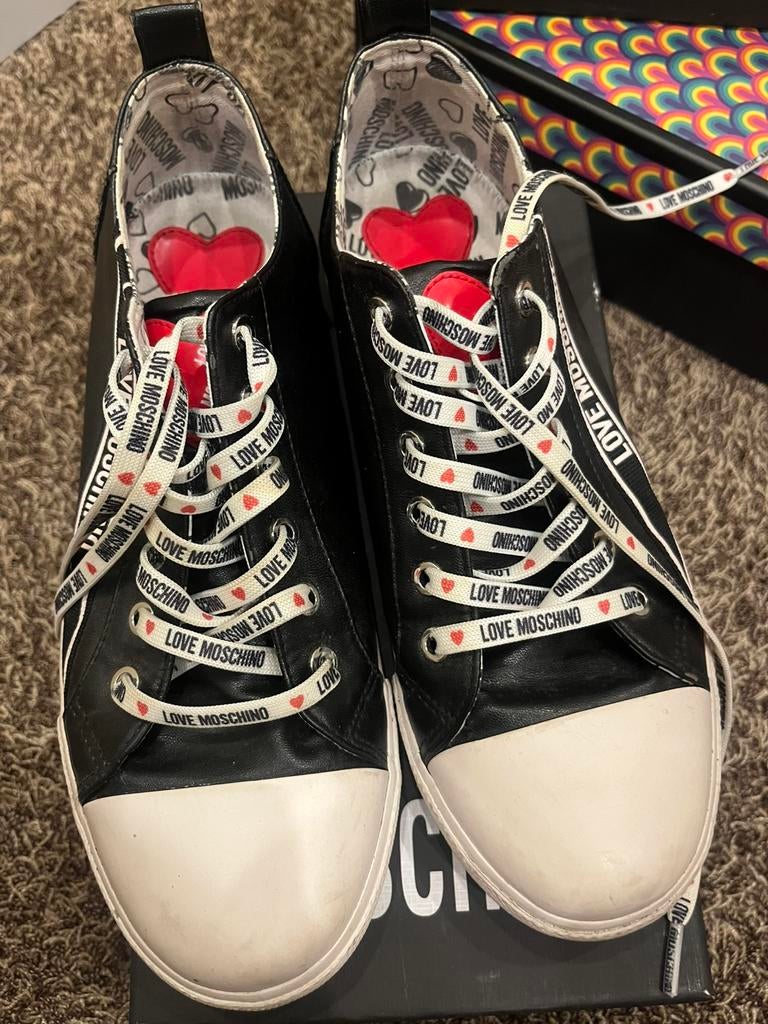 Moschino schoenen, Ophalen of Verzenden, Zo goed als nieuw, Zwart, Sneakers of Gympen