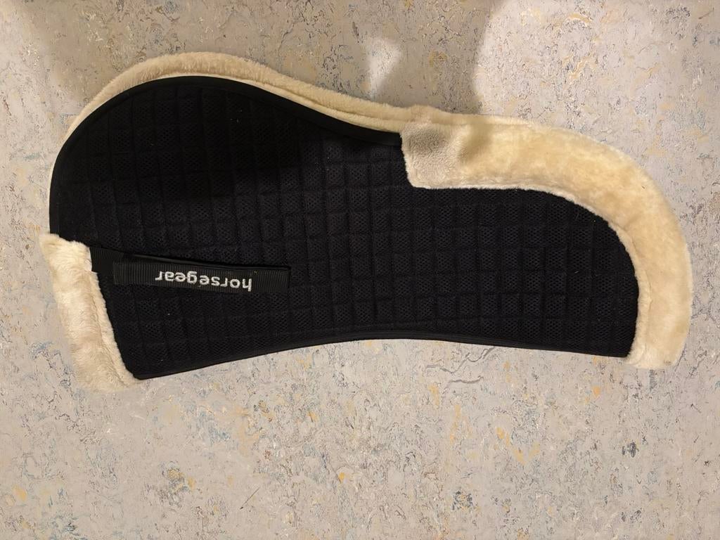 Zadelbondje met vacht, Dieren en Toebehoren, Paarden en Pony's | Dekens en Dekjes, Ophalen, Horsegear, Gebruikt, Overige materialen