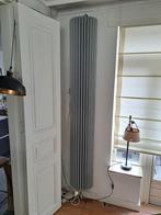 Twee mooie grote Design radiatoren half rond 220x35, Doe-het-zelf en Verbouw, Verwarming en Radiatoren, Ophalen, Gebruikt, Radiator