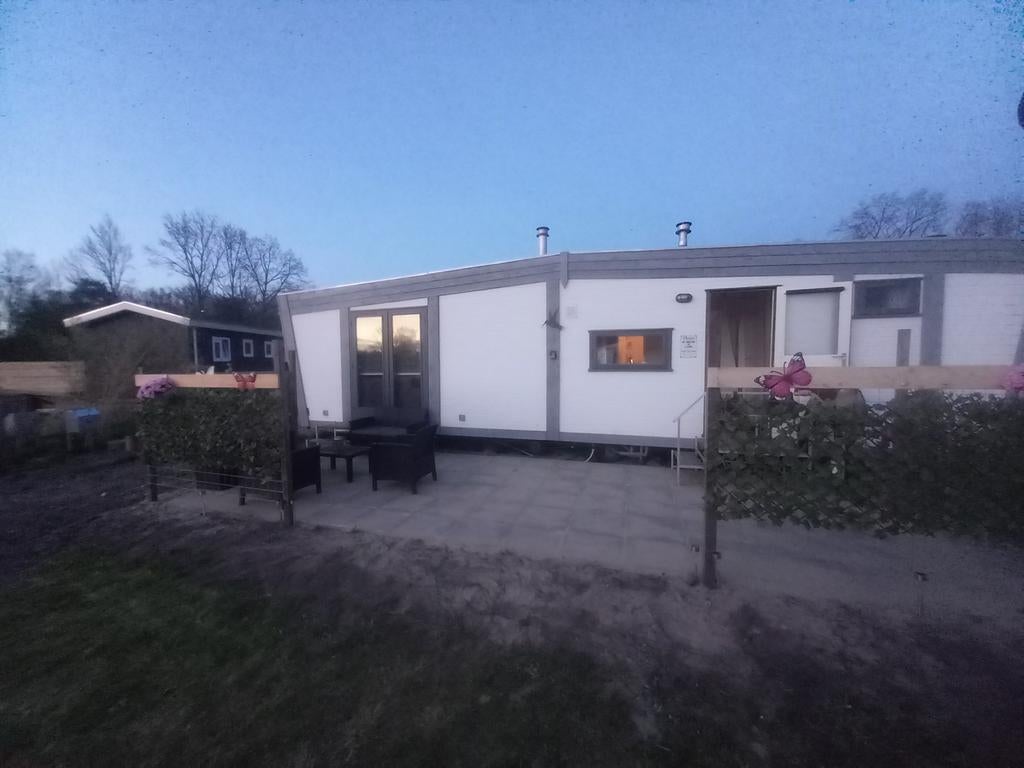 Chalet in Hoogersmilde te huur., In bos, 2 slaapkamers, Recreatiepark, Tv