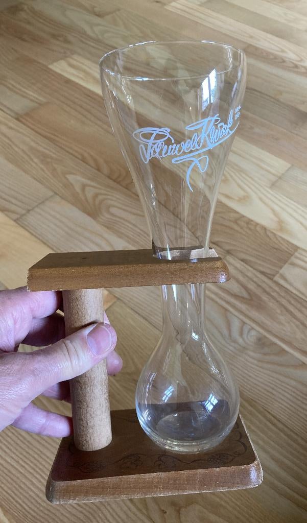 Origineel bierglas Kwak 33 cl in houten Kwak houder, Verzamelen, Biermerken, Ophalen of Verzenden, Zo goed als nieuw, Glas of Glazen