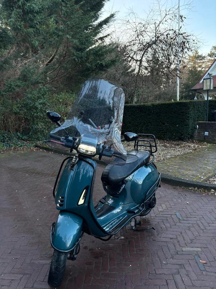 Vespa Sprint 2018, Fietsen en Brommers, Scooters | Vespa, Zo goed als nieuw, Vespa S, Benzine, Ophalen