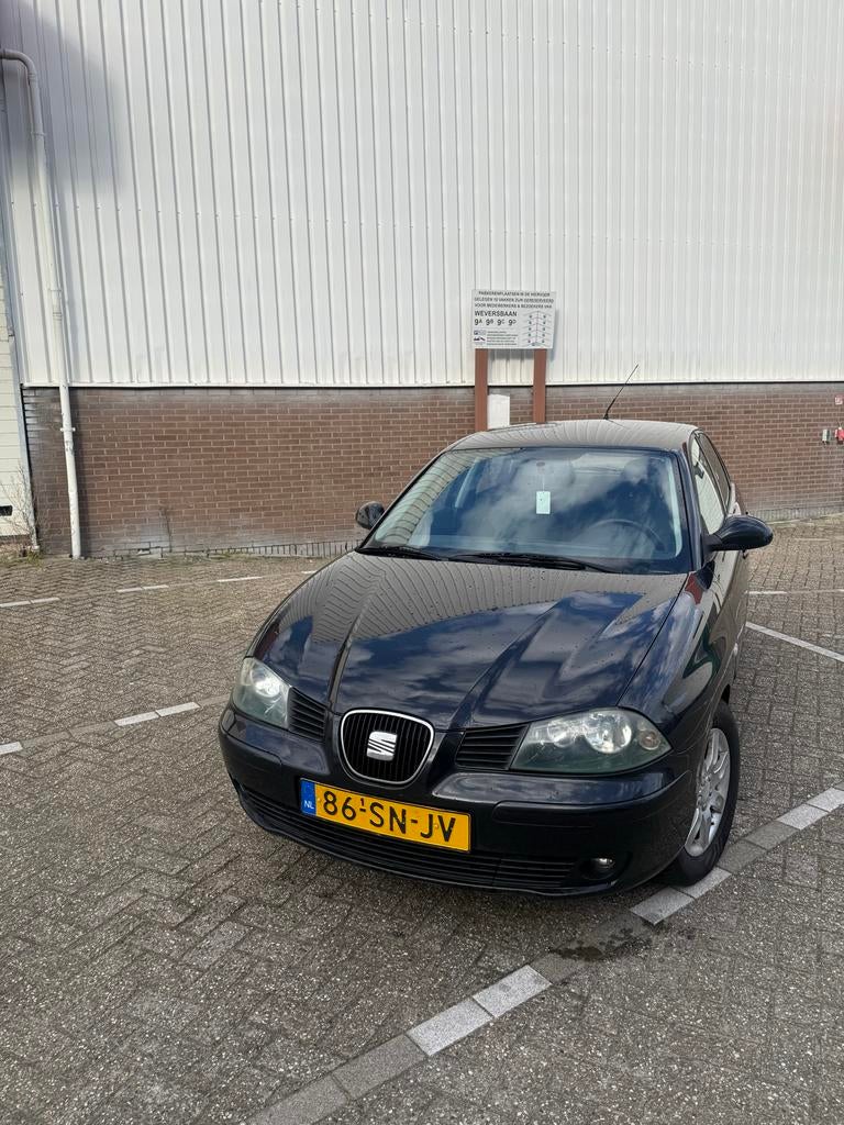 Seat Ibiza 1.4 16V 74KW 2006 Zwart, Auto's, Seat, Voorwielaandrijving, 15 km/l, 40 €/maand, 4 cilinders