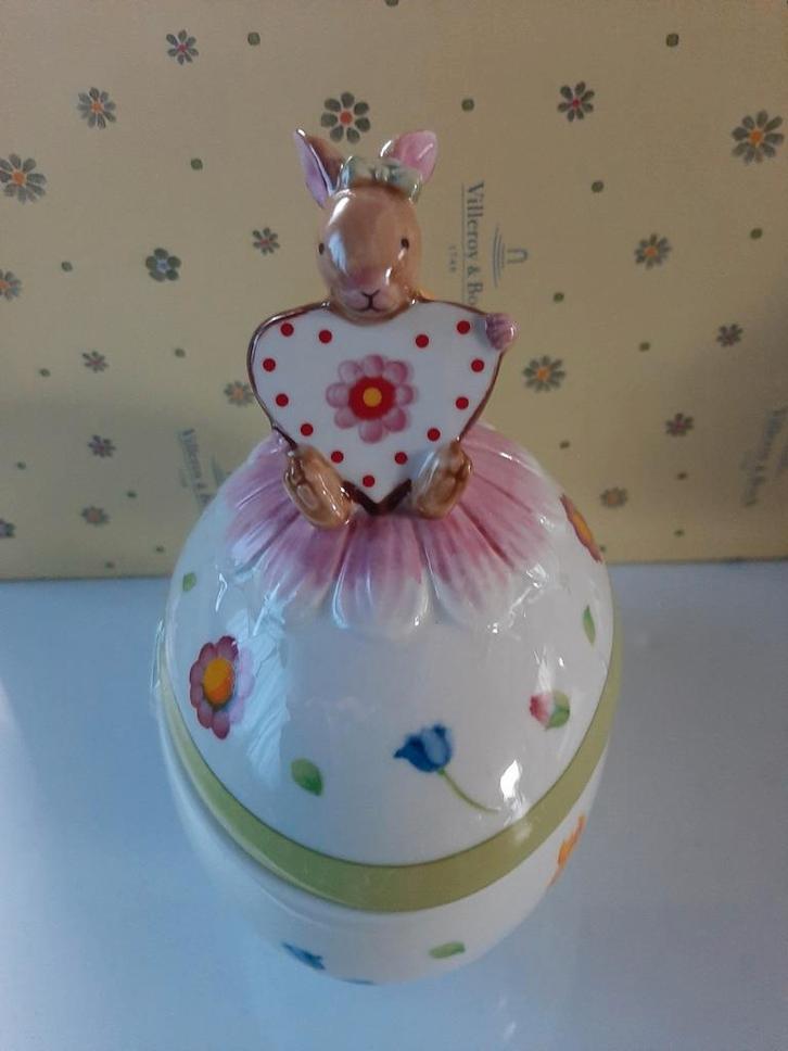 Villeroy & Boch Ei met haasje en hartje Spring Decoration, Diversen, Pasen, Nieuw, Ophalen of Verzenden