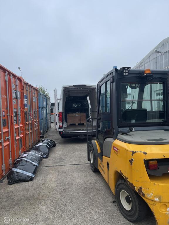 Verhuisbus met chauffeur 24/7 Nachttransport koerier, Diensten en Vakmensen, Verhuizers en Opslag