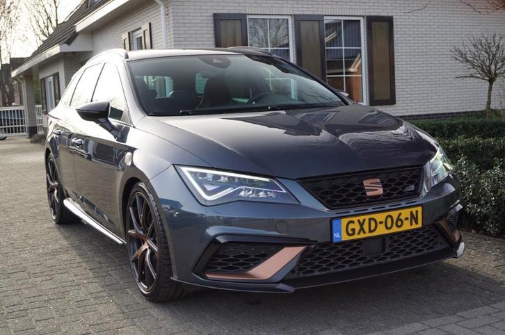 Seat LEON ST R 2.0 TSI 4-Drive (400pk) Downpipe/Schaalstoele, Auto's, Seat, Bedrijf, Leon, 4x4, ABS, Adaptive Cruise Control, Airbags