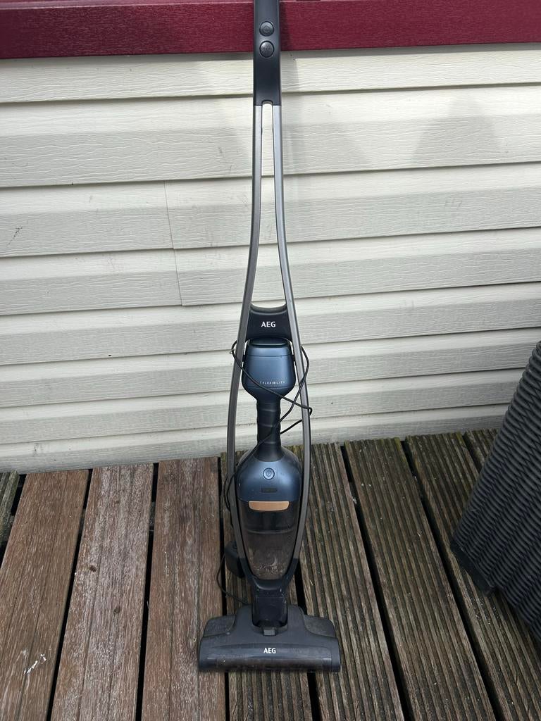 AEG Ergorapido steelstofzuiger, Gebruikt, Stofzuiger, Ophalen of Verzenden, Minder dan 1200 watt