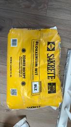 2 zakken blokkenlijm 25 KG Sakrete, Ophalen, Zo goed als nieuw, Kalkzandstenen