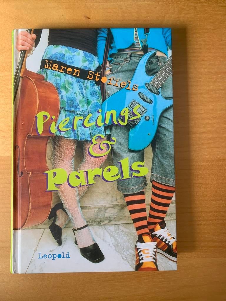 Piercings en parels, Boeken, Ophalen of Verzenden, Zo goed als nieuw