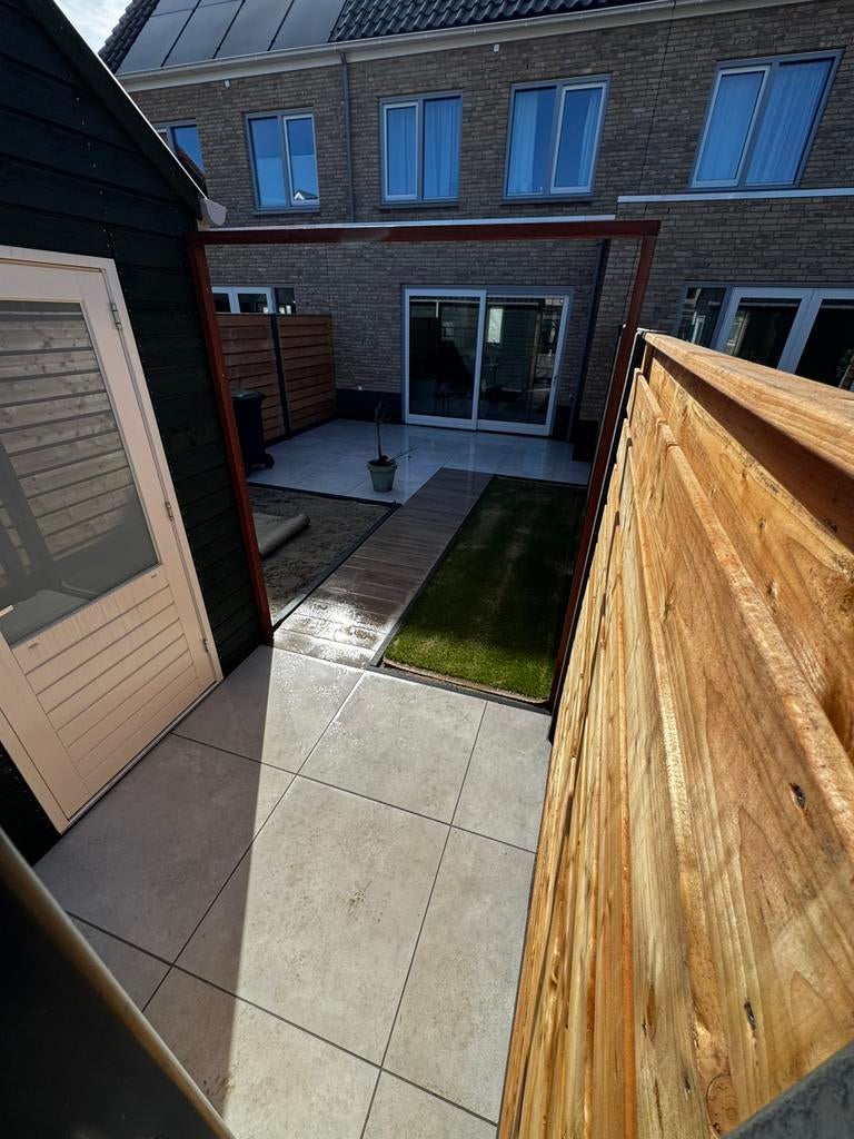 Hovenier gezocht, Ophalen, Zo goed als nieuw