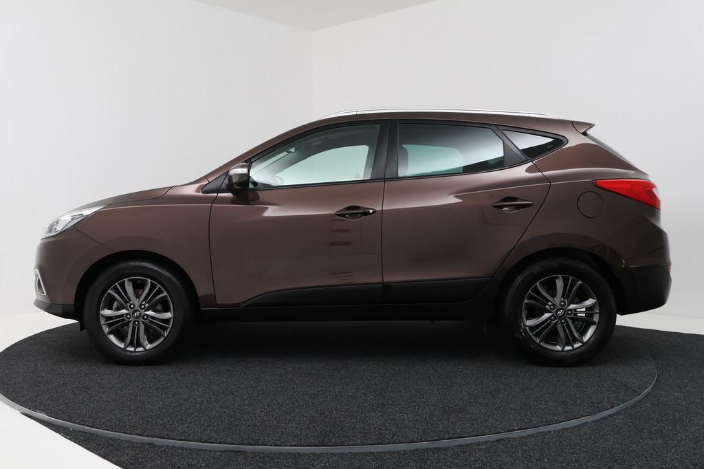Hyundai Ix35 1.6i GDI Go! (TREKHAAK, CAMERA, STOELVERWARMING, Voorwielaandrijving, Euro 5, 4 cilinders, Bruin