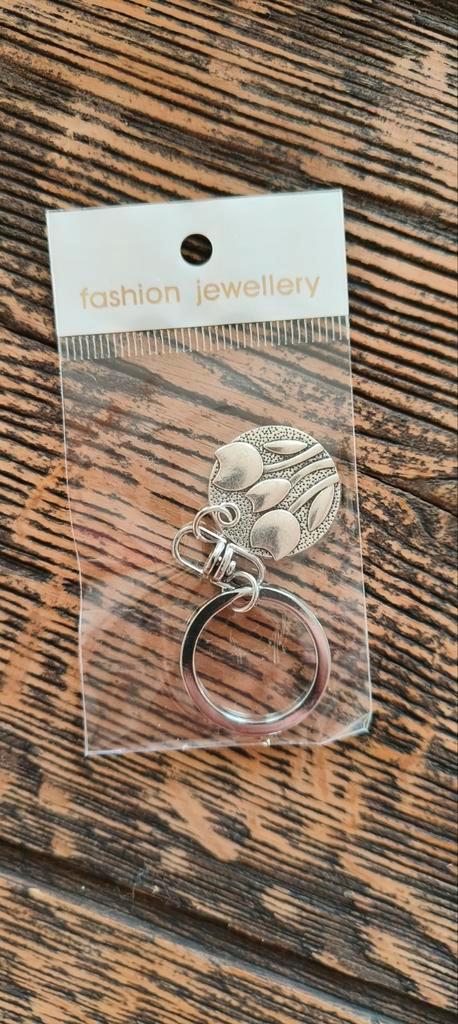 Sleutelhanger met tulp design 18 stuks. NIEUW, Verzamelen, Sleutelhangers, Nieuw, Overige typen, Ophalen of Verzenden
