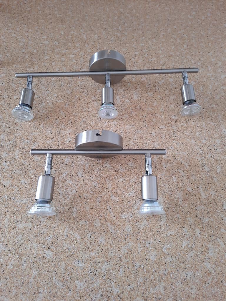 Spotjes 2 balkjes 1 met 2 en 1 met 3 spots, Ophalen of Verzenden, Gebruikt, Metaal of Aluminium, Plafondspot of Wandspot