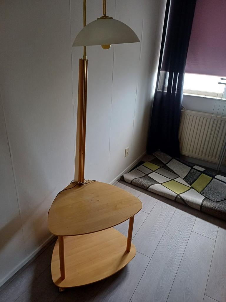 Kleine tafel / bijzettafel met lamp, Ophalen, Rond, Minder dan 55 cm, 45 tot 60 cm