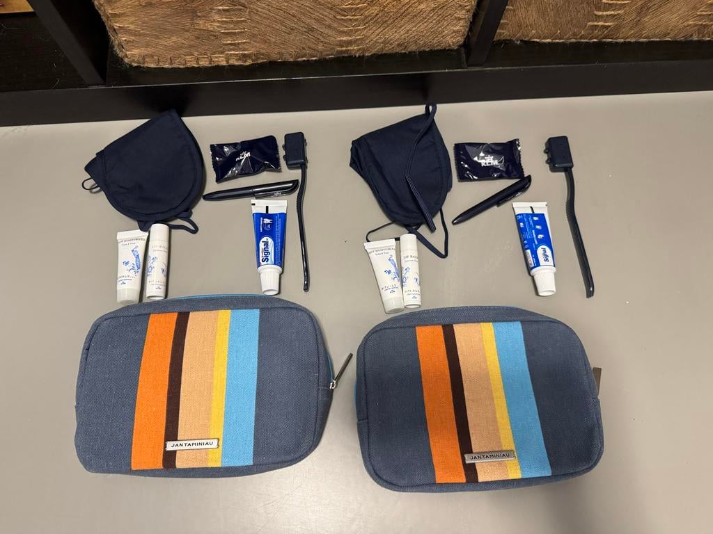 4x KLM Business Class toilettas compleet, Sieraden, Tassen en Uiterlijk, Toilettassen, Ophalen of Verzenden, Nieuw, Blauw, Heer of Dame