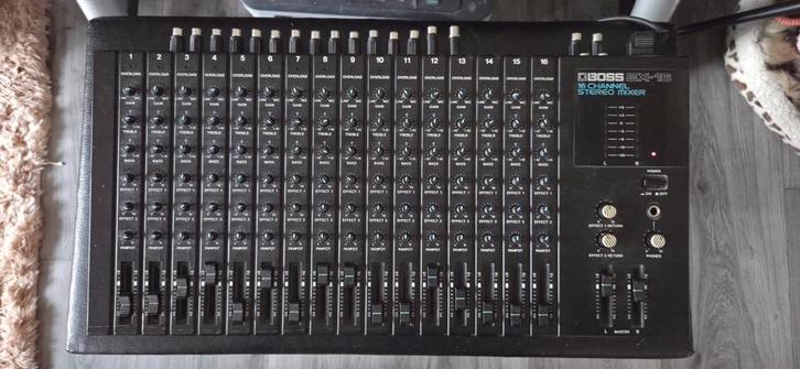 Boss 16 kanaals mengpaneel, Muziek en Instrumenten, Versterkers | Keyboard, Monitor en PA, Minder dan 500 watt, Ophalen of Verzenden