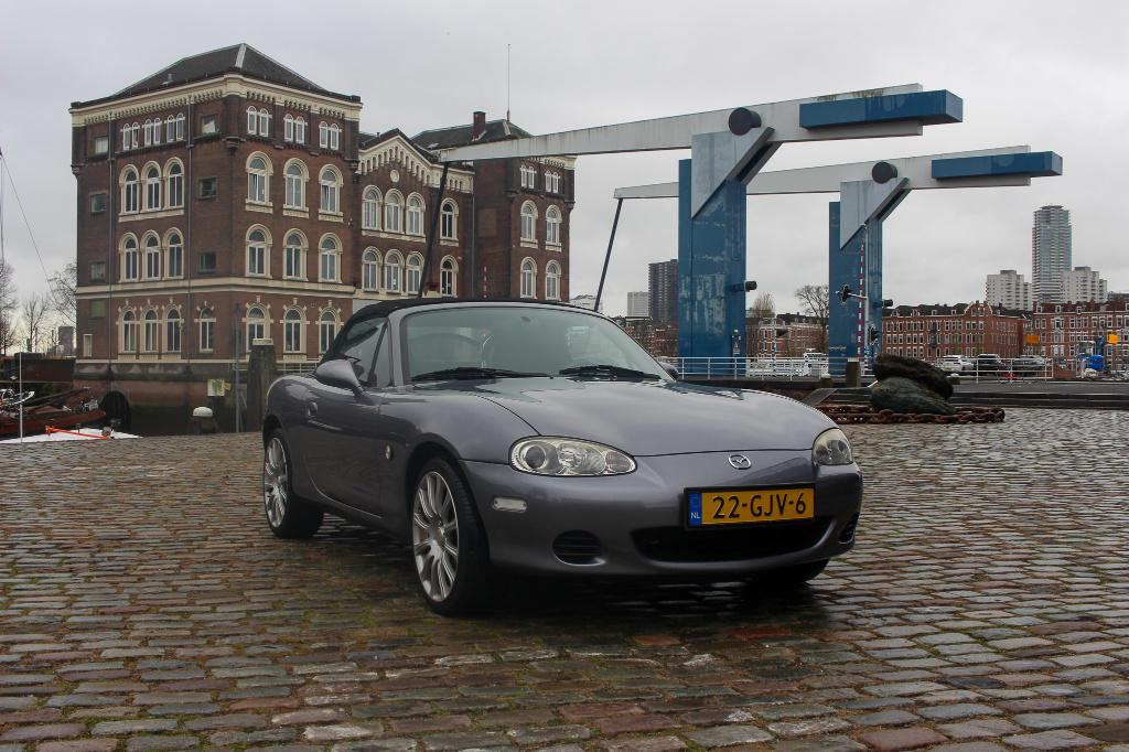 Mazda MX-5 1.6i Exclusive (2005) [APK net verlengd], Auto's, 13 km/l, 40 €/maand, Zwart, 4 cilinders