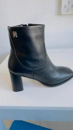 Tommy Hilfiger enkellaarsjes maat 38, Ophalen of Verzenden, Gedragen, Zwart, Lage of Enkellaarzen