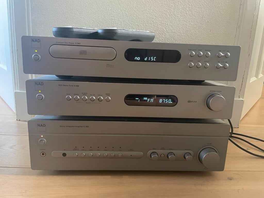 NAD Stereo Set: C352 versterker, C422 tuner, C542 CD-speler, Losse componenten, Zo goed als nieuw, Tuner of Radio, Ophalen