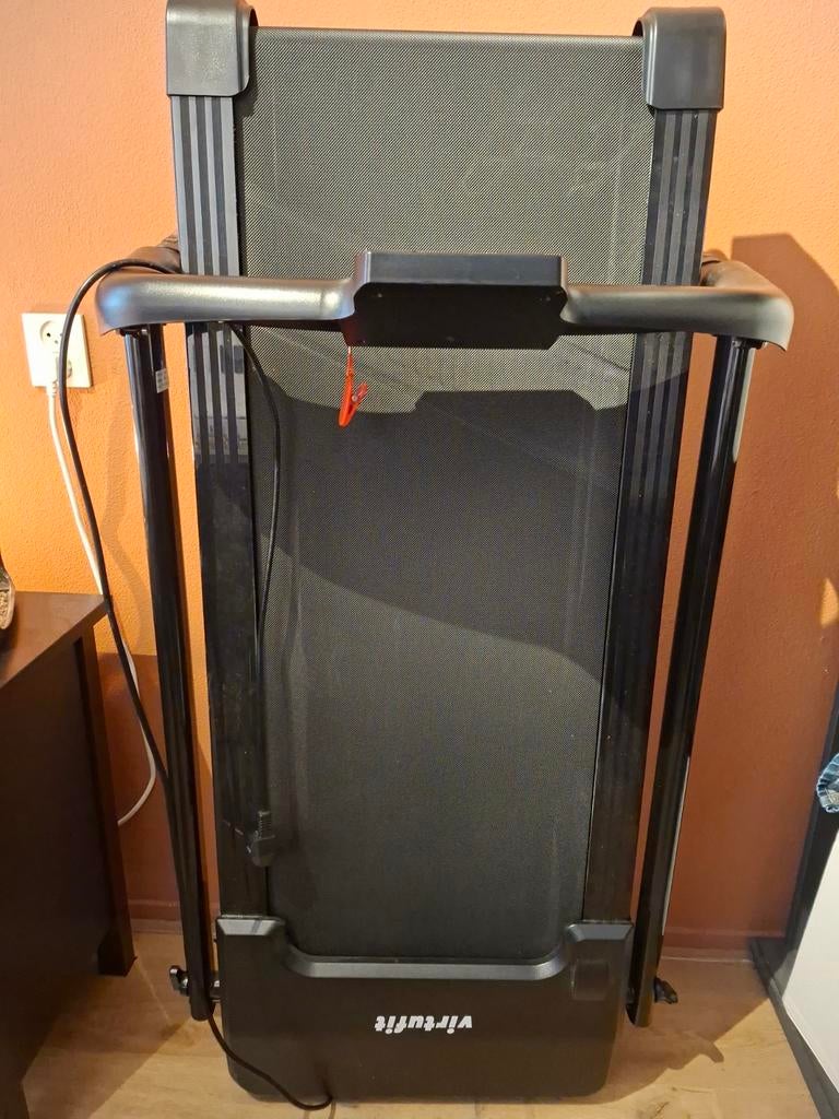 VirtuFit Loopband - Compact en Efficiënt voor Thuis, Sport en Fitness, Fitnessapparatuur, Ophalen, Gebruikt, Metaal, Loopband