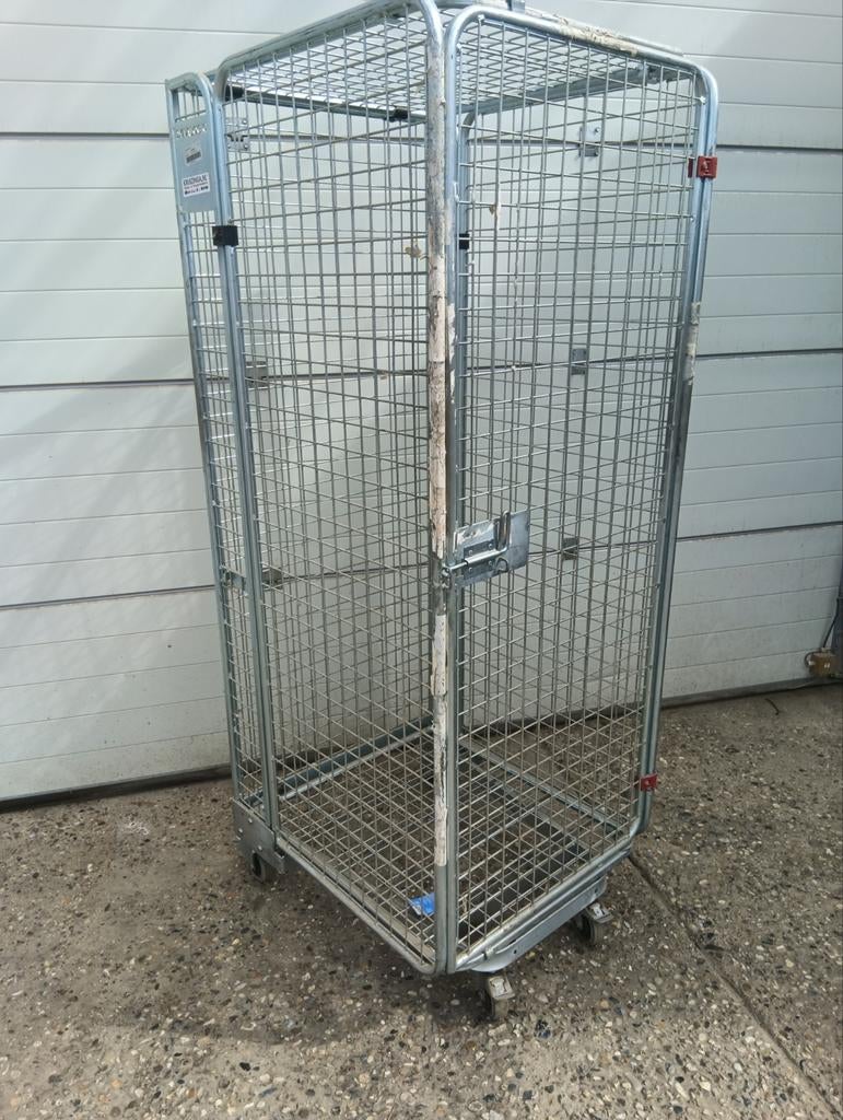 Kruizinga rolcontainer afsluitbaar, Ophalen