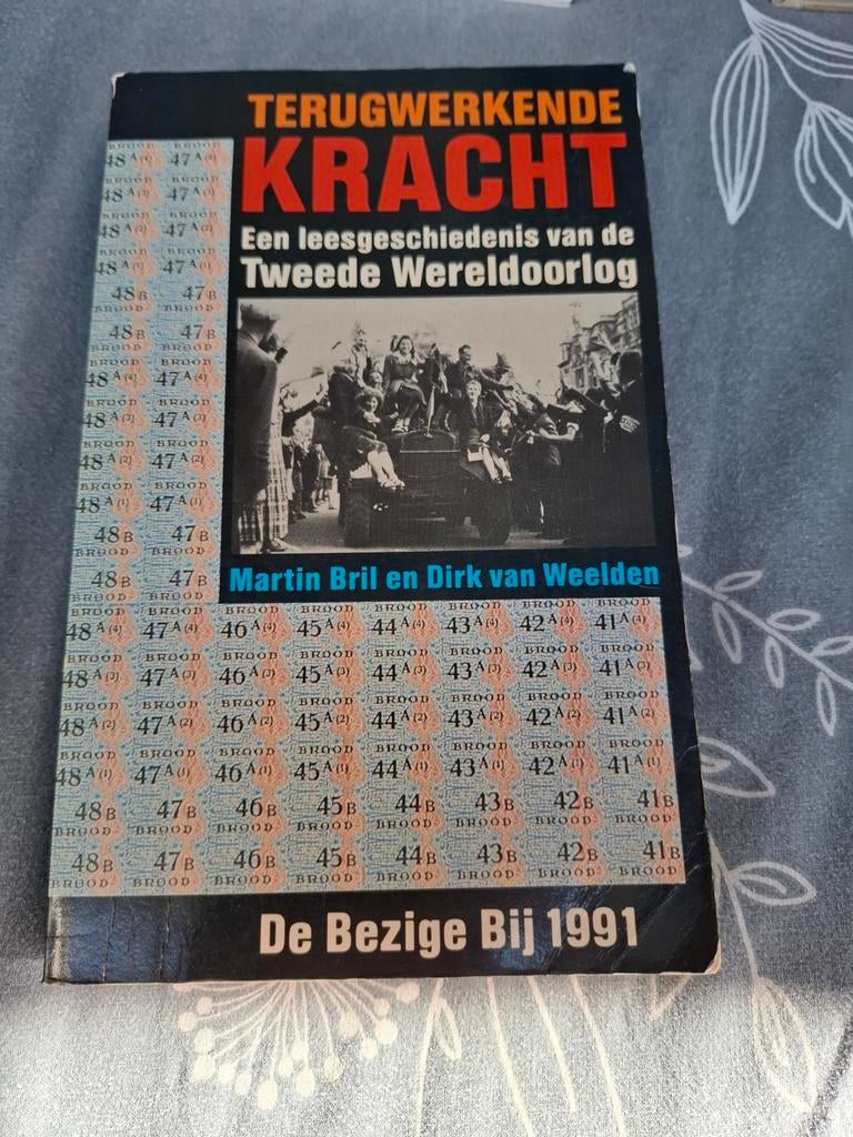 Terugwerkende Kracht - Martin Bril & Dirk van Weelden, Ophalen of Verzenden, 20e eeuw of later, Gelezen, Martin Bril en Dirk van Weelden