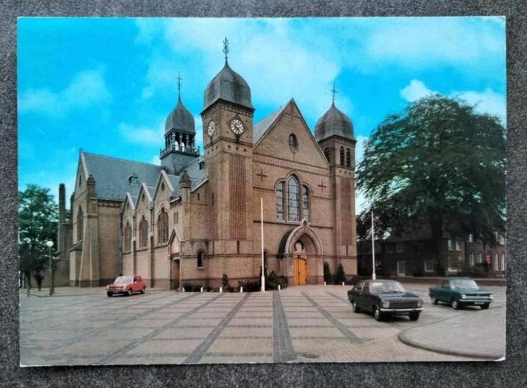Bladel R.K. Kerk (Sint-Petrus'-Bandenkerk) (Simca, Prinz 4), Ophalen of Verzenden, 1960 tot 1980, Ongelopen, Noord-Brabant