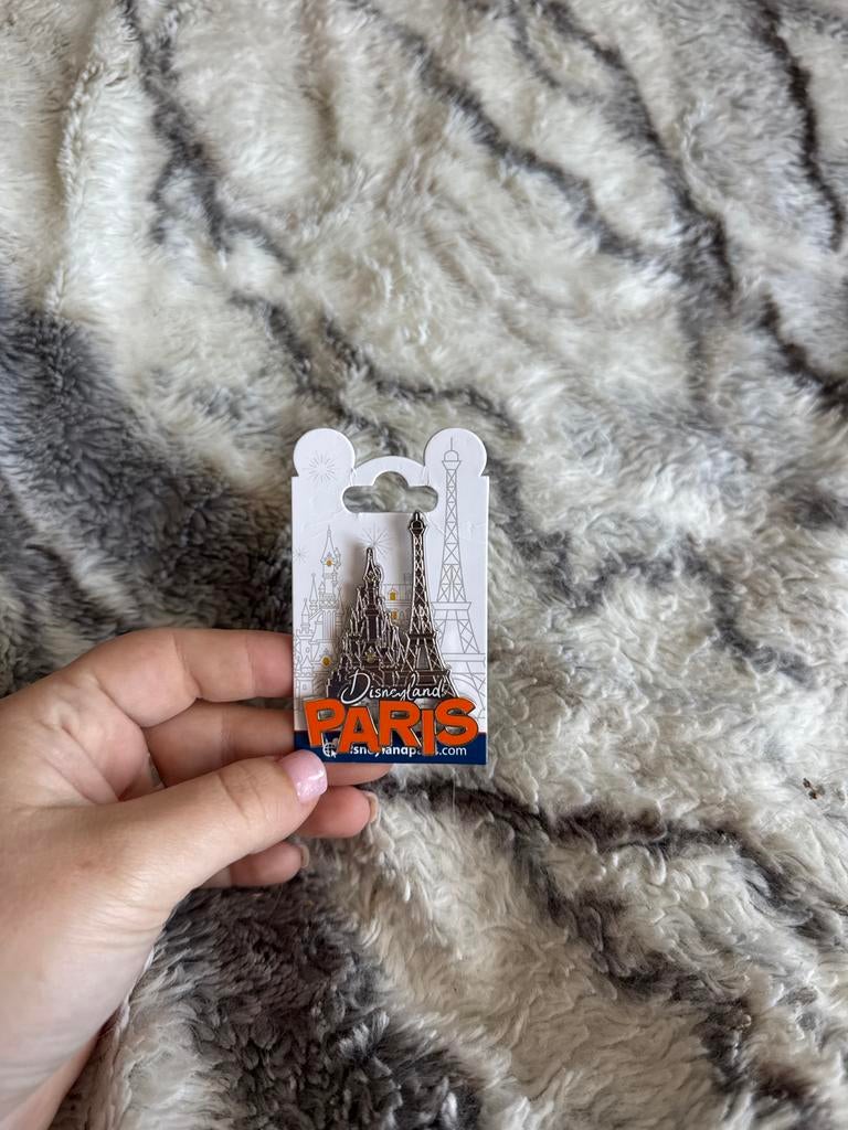 Disney Pin Disneyland Parijs Eiffeltoren & Kasteel, Verzamelen, Disney, Nieuw, Overige typen, Overige figuren, Ophalen of Verzenden