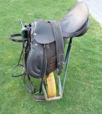 **Oud zwart veelzijdigheidszadel te koop –  met toebehoren**, Dieren en Toebehoren, Ophalen, Gebruikt, Overige soorten