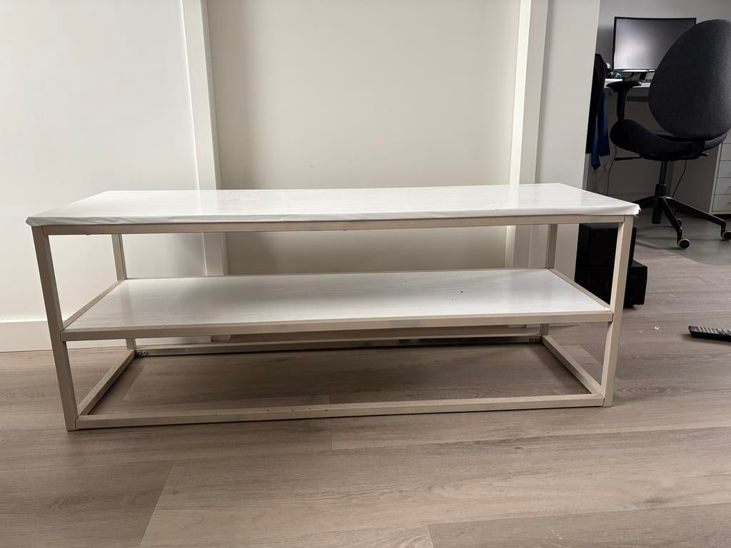 Modern beige/houtlook tv-meubel met metalen frame, Huis en Inrichting, Kasten | Televisiemeubels, Ophalen, Gebruikt, 100 tot 150 cm