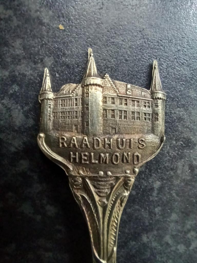Theelepeltje Helmond Raadhuis (kasteel), Antiek en Kunst, Ophalen