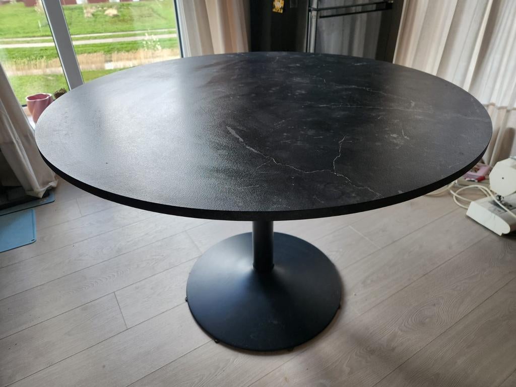 Ronde eettafel 110 cm voor 4 personen, 2,5 jaar oud, Huis en Inrichting, Tafels | Eettafels, Ophalen, Gebruikt, Rond, Vier personen