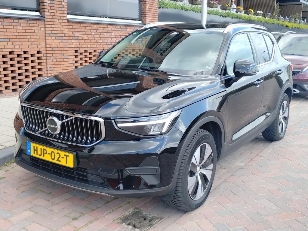 Volvo XC40 1.5 T4 Rech InscrExp, 1712 kg, 129 pk, Zwart, SUV of Terreinwagen